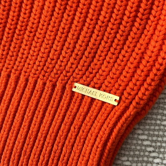 Michael Kors Sweater Turtle Neck - Picture 2 of 6